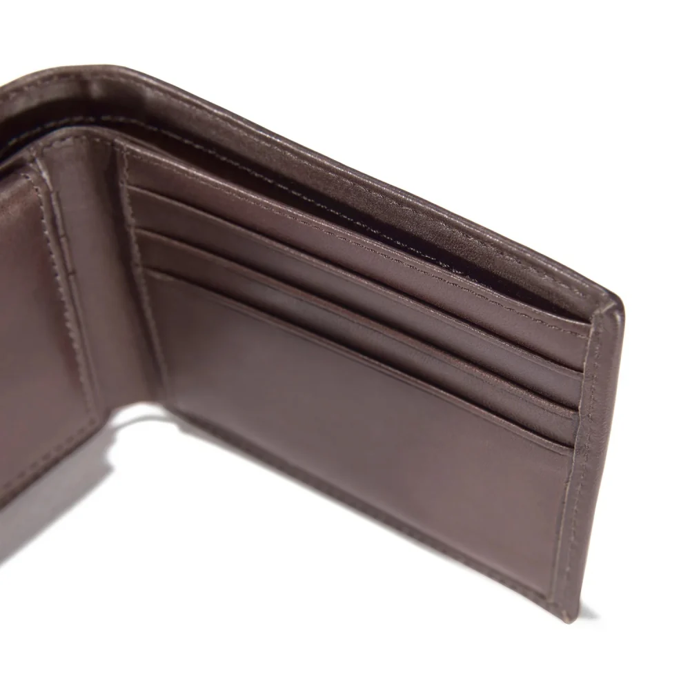 Carhartt Mens Oil Tan Leather Passcase Wallet - B0000658-201 - Image 3