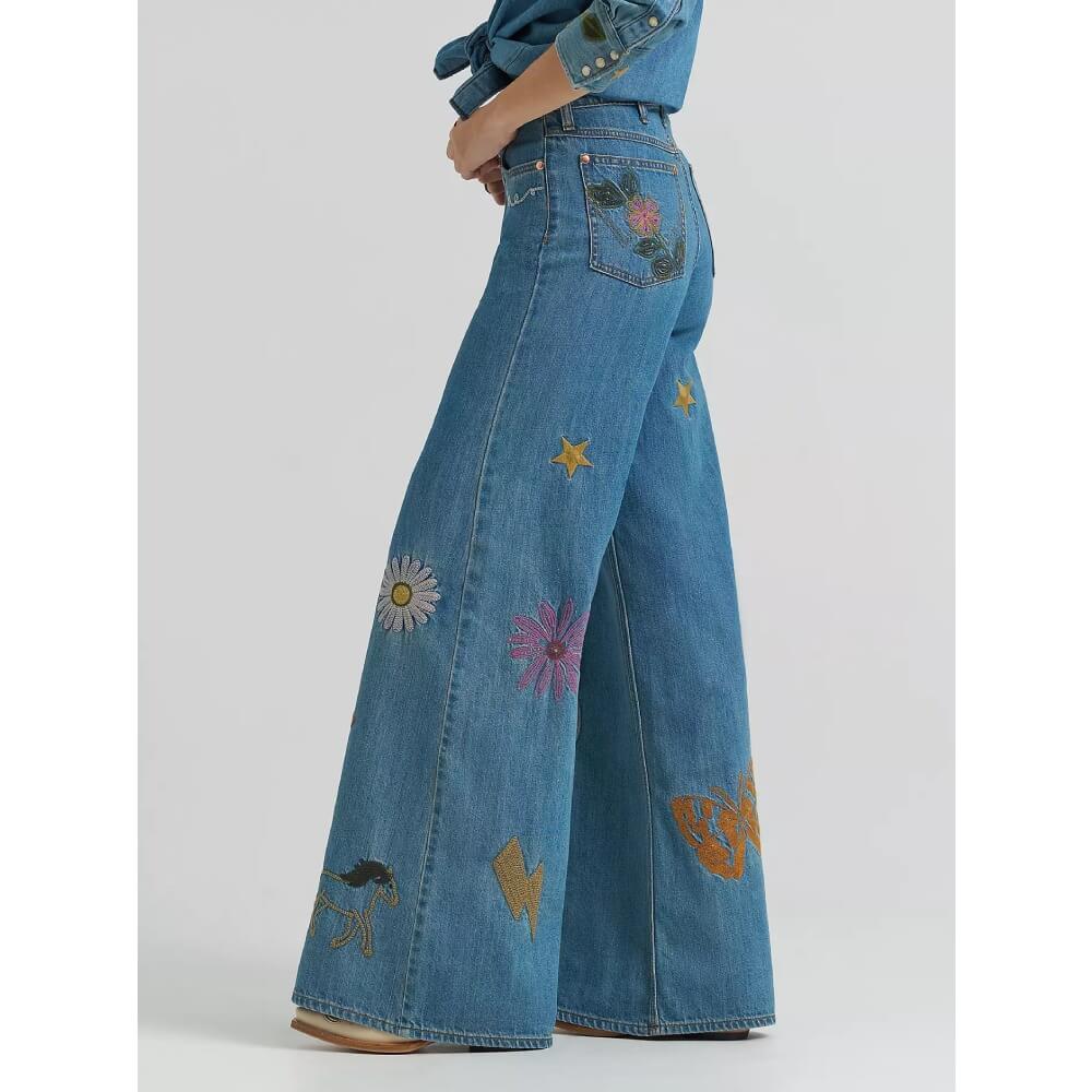 Wrangler x Lainey Wilson Womens Embroidered Cheeky Wide Leg Jeans Mid Wash - 112375654 - Image 3