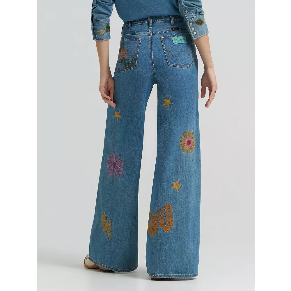 Wrangler x Lainey Wilson Womens Embroidered Cheeky Wide Leg Jeans Mid Wash - 112375654 - Image 4
