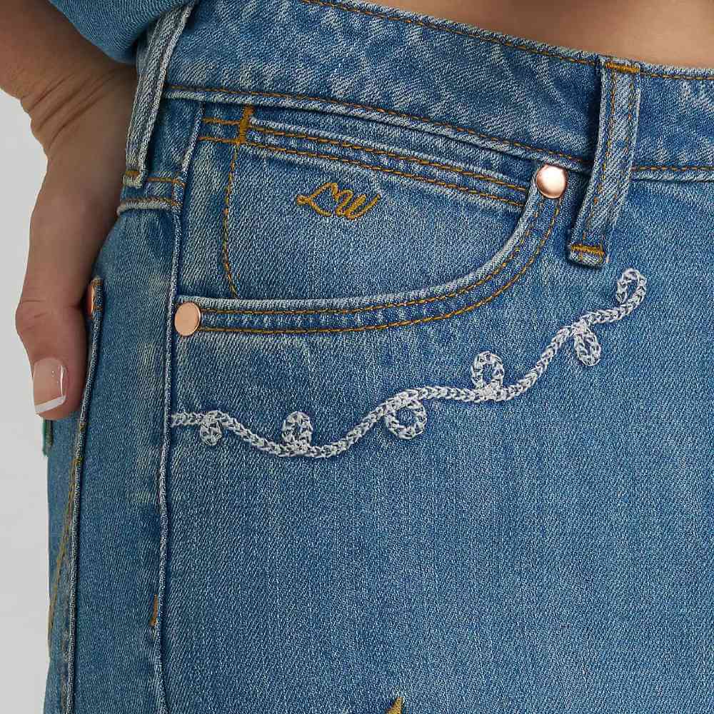 Wrangler x Lainey Wilson Womens Embroidered Cheeky Wide Leg Jeans Mid Wash - 112375654 - Image 7