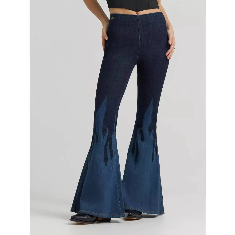 Wrangler x Lainey Wilson Womens Flame Pull On Bell Jeans Dark Denim - 112380486 - Image 2