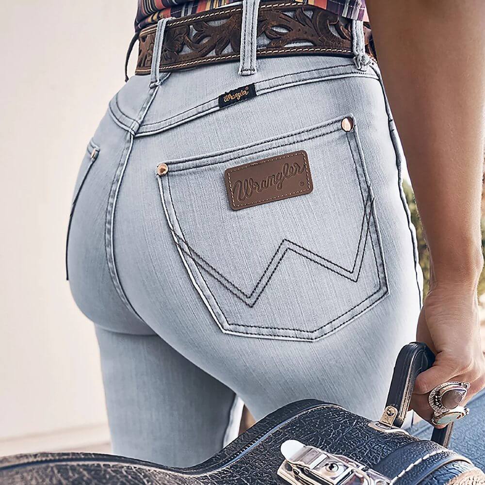 Wrangler x Lainey Wilson Womens Huggers Jeans Bleach Blue Wash - 112368267 - Image 2